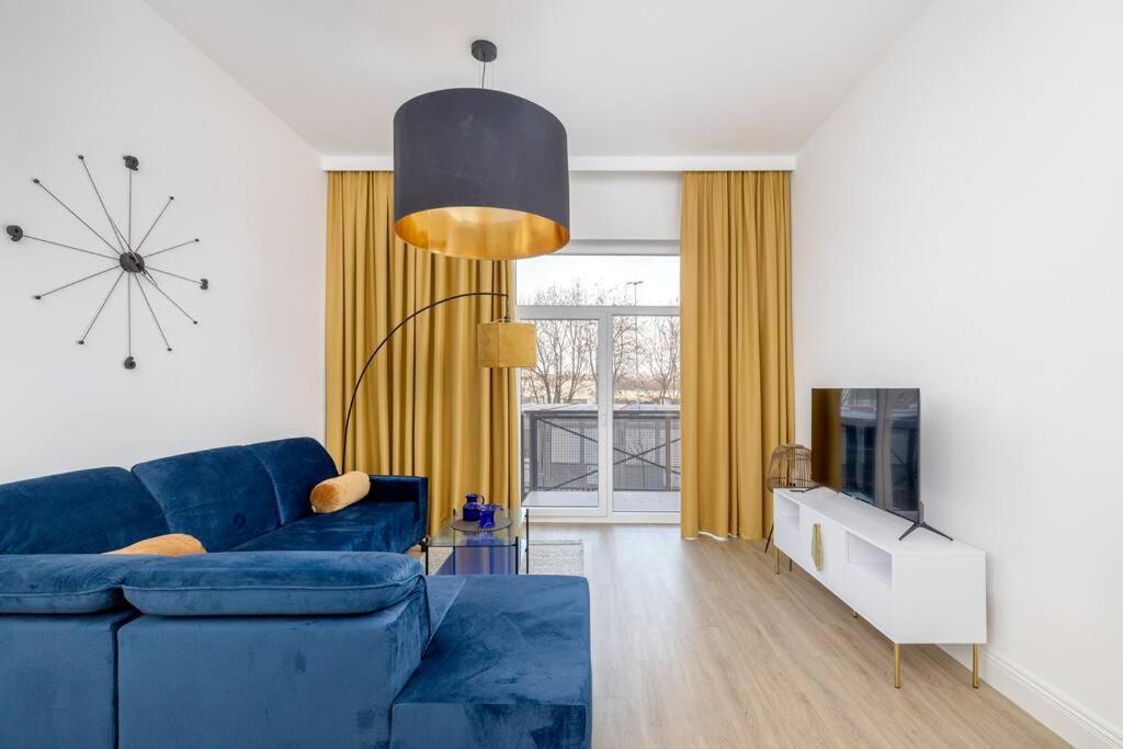 1-bedroom Luxury Near Metro Warsaw